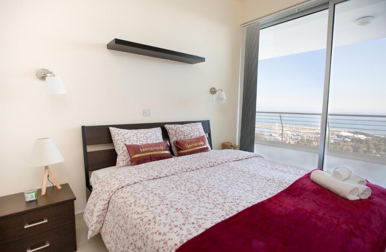 Promenade Seaview Heaven Apartment Larnaca Ngoại thất bức ảnh