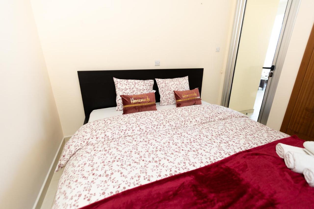 Promenade Seaview Heaven Apartment Larnaca Ngoại thất bức ảnh