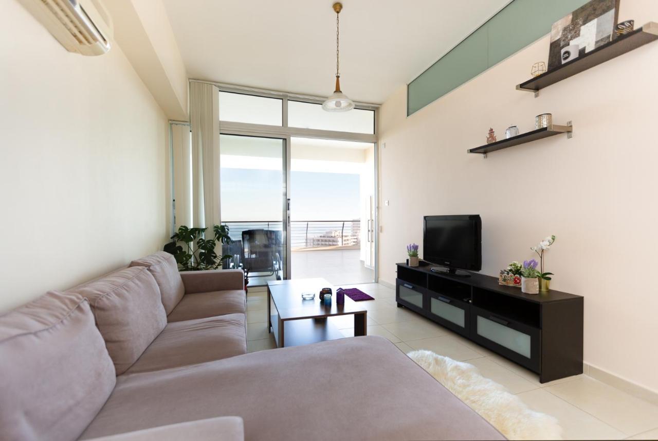 Promenade Seaview Heaven Apartment Larnaca Ngoại thất bức ảnh