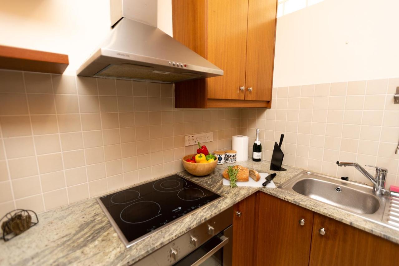 Promenade Seaview Heaven Apartment Larnaca Ngoại thất bức ảnh