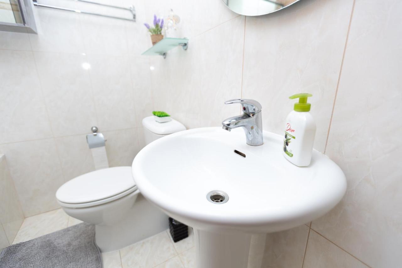 Promenade Seaview Heaven Apartment Larnaca Ngoại thất bức ảnh